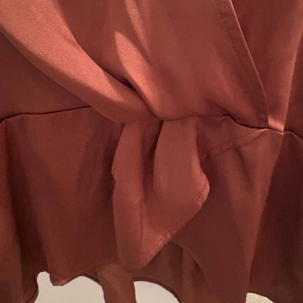 Express Rust Wrap Blouse - Picture 4 of 5